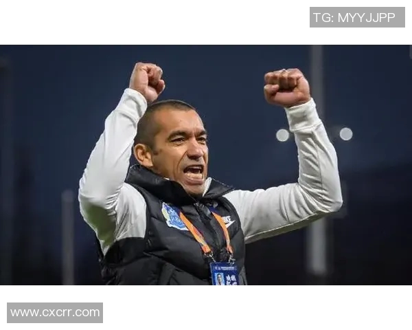 范布隆克霍斯特在巴萨的左路飞翼之路与传奇时刻回顾